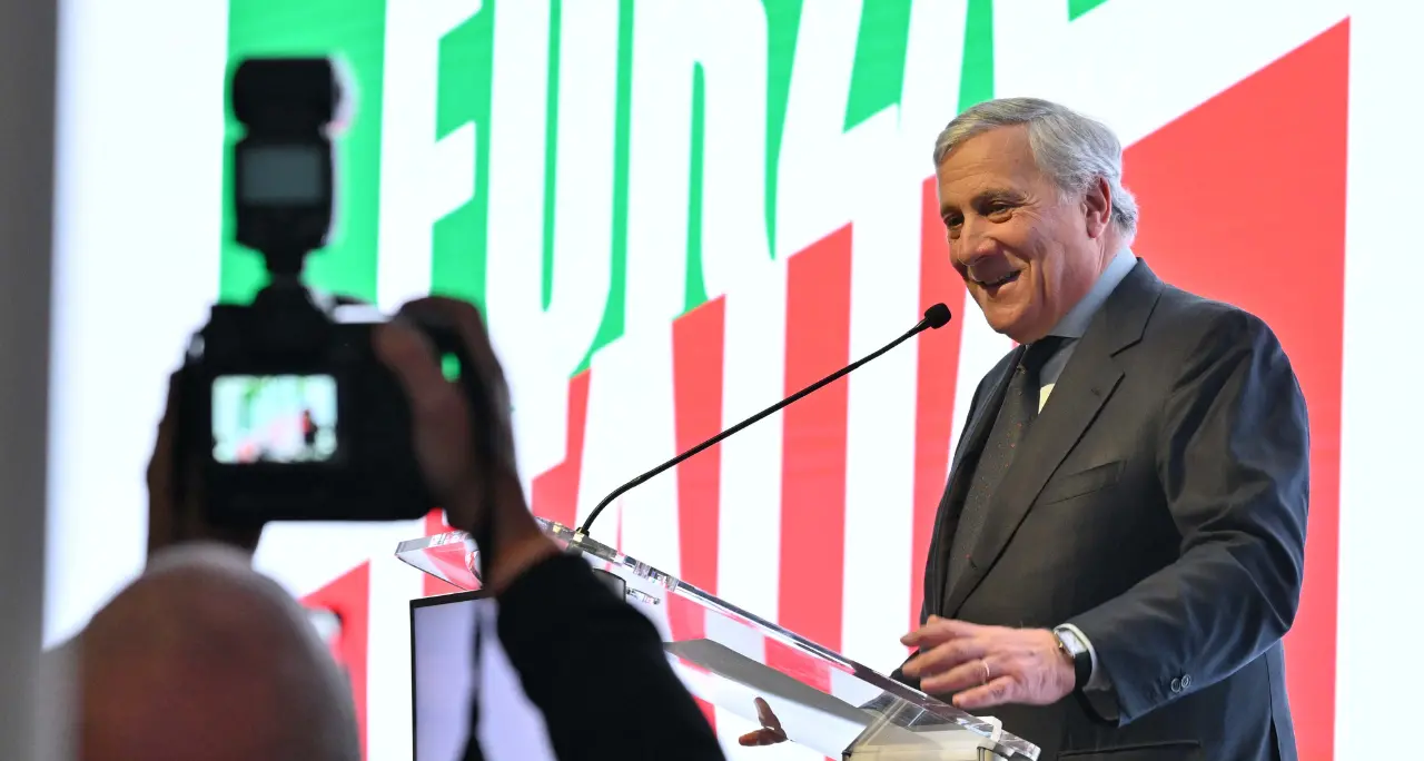 Maltempo, Tajani: «Usare i fondi del Ponte? Valutiamo ma l’opera va fatta». Lunedì il ministro in Calabria\n