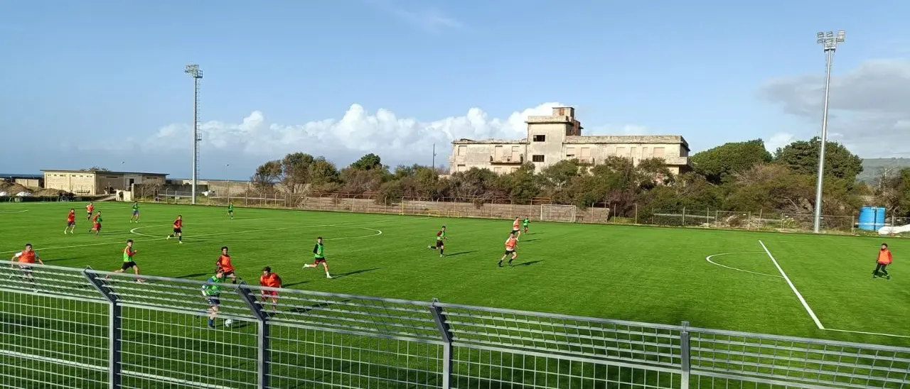 Calcio, dopo 10 anni il Pizzo ritrova il suo campo: lo stadio Tucci finalmente agibile, sabato si gioca davvero in casa\n