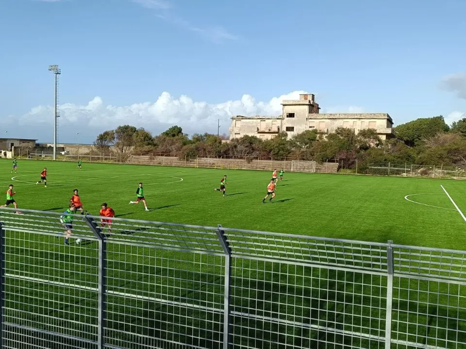 È polemica sulla gestione del campo sportivo “Tucci”, l’Asd Città di Pizzo: «Costretti a firmare un accordo alla cieca»