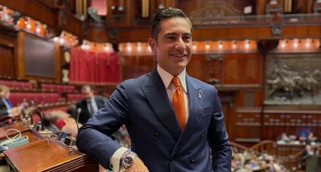 Furgiuele con i neofascisti alla Camera, protesta anche la Lega ma il deputato calabrese tira dritto: «Il convegno si farà»\n