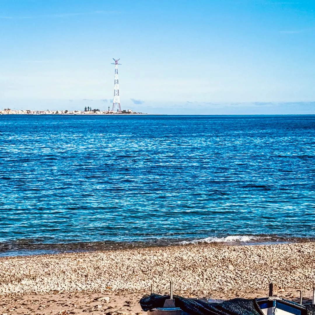 Davanti a Cariddi, il respiro del mare\n