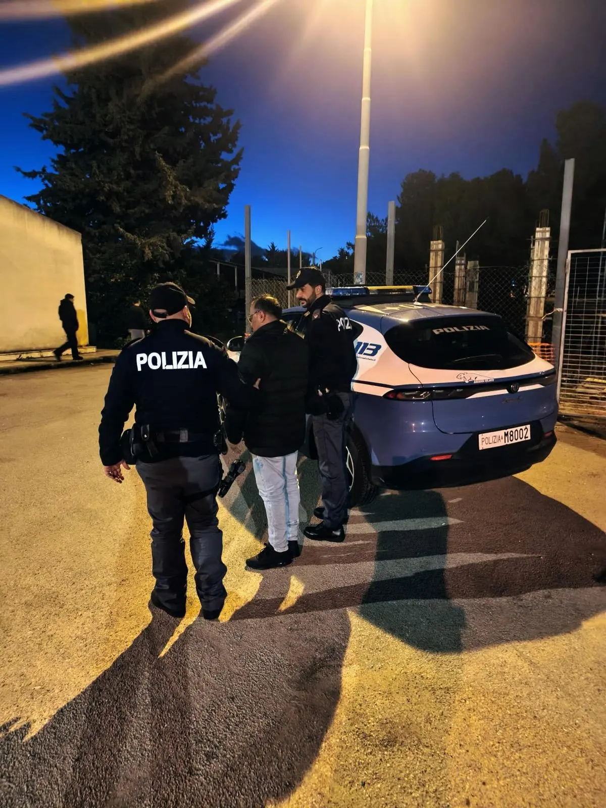 Contrasto all’immigrazione irregolare e linea ferma del Questore di Catanzaro: la Polizia di\n\nStato esegue quattro espulsioni in una settimana\n