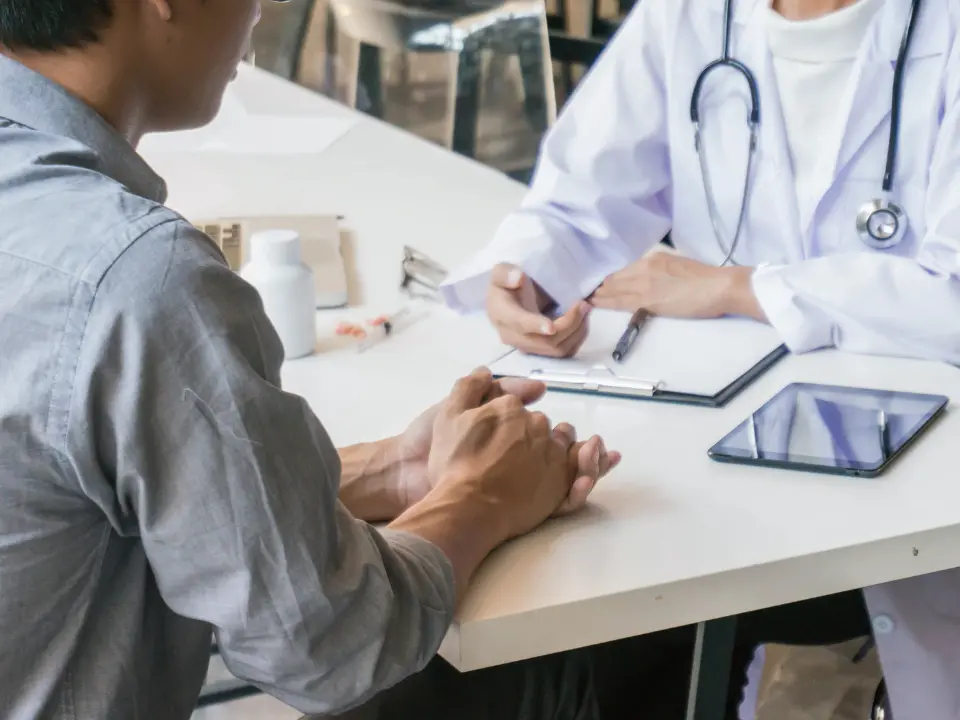 Una circolare di Azienda zero costa caro ai calabresi, “costretti” a pagare anche per le visite con esenzione: «Una tangentina»