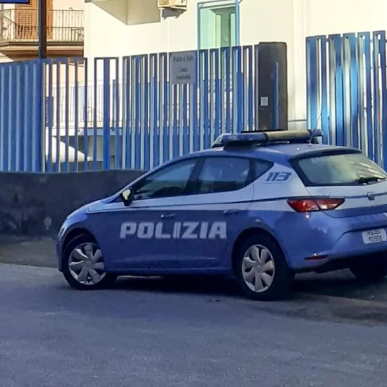 Taurianova, trovato in possesso di marijuana e contanti: arrestato un 25enne\n