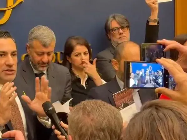 «Fuori i nazisti dalla Camera», caos per il convegno con CasaPound ma Furgiuele non si arrende: «Ci riproverò»