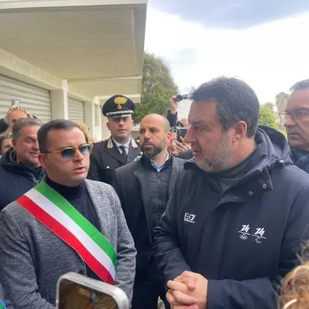 Salvini nel Reggino dopo il ciclone Harry: «I 100 milioni servono subito, ma va tagliata la burocrazia» 