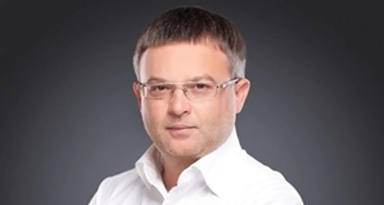 Strangolato e poi gettato dalla finestra nel cuore di Milano: i tre passaporti, la stanza “pulita” e l’ombra dei killer sul b&b di lusso\n