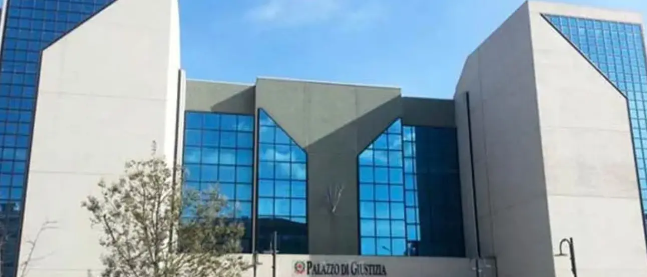 Nessuna truffa sui lavori di realizzazione del nuovo Tribunale di Vibo, assolti gli imputati “perché il fatto non sussiste”\n