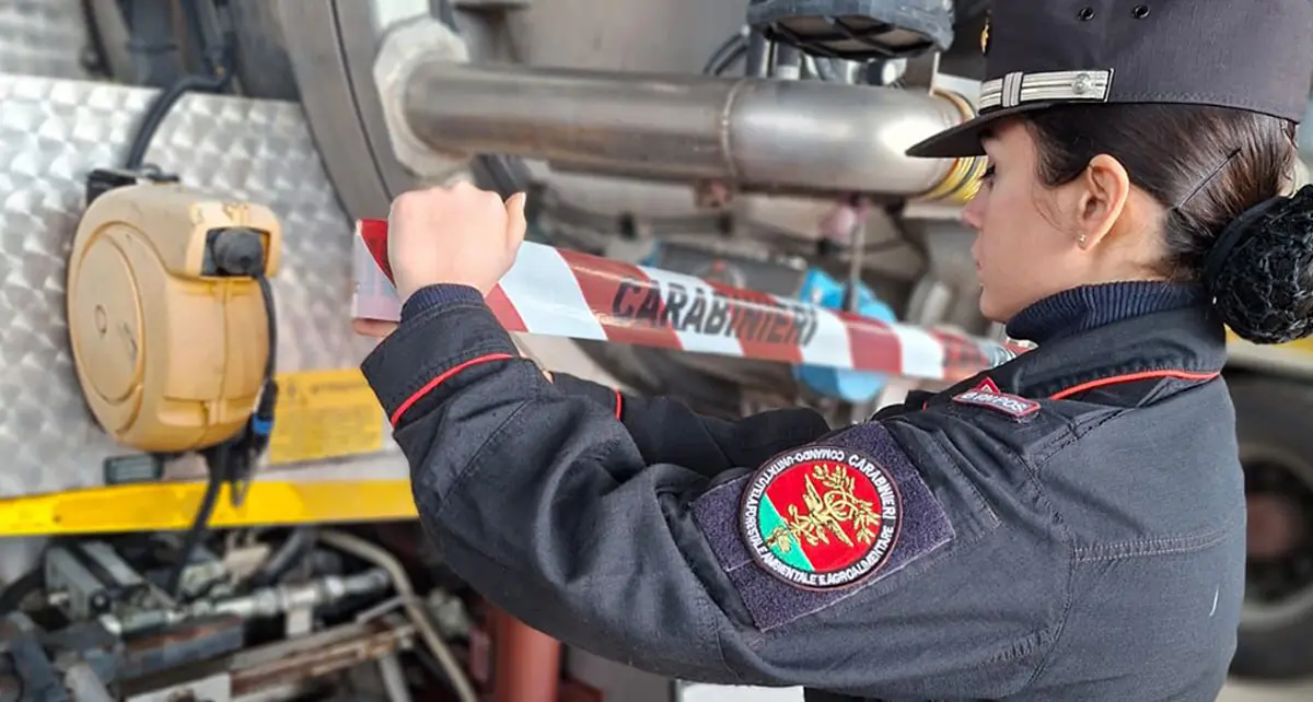 Scalea, gestione illecita di rifiuti: sequestrata una ditta sull’arenile\n