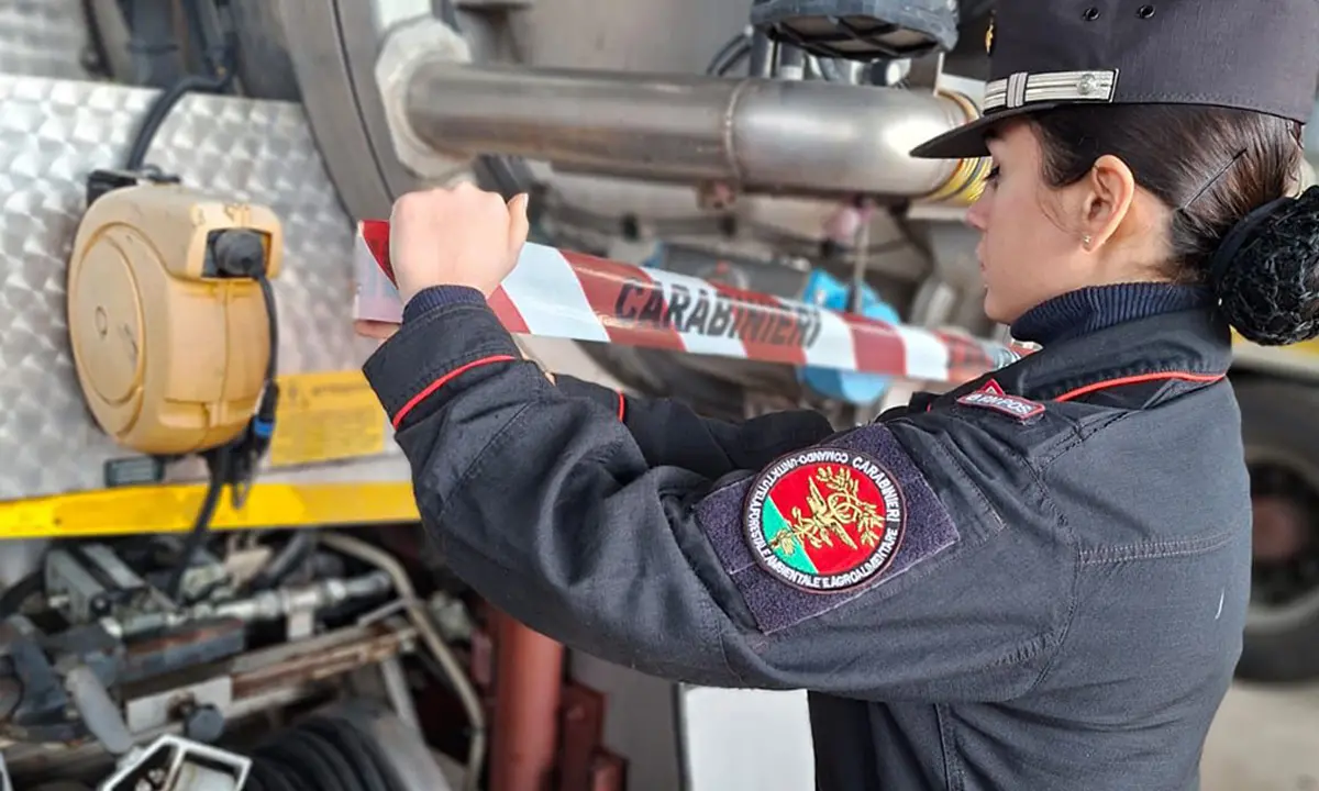 Scalea, gestione illecita di rifiuti: sequestrata una ditta sull’arenile\n