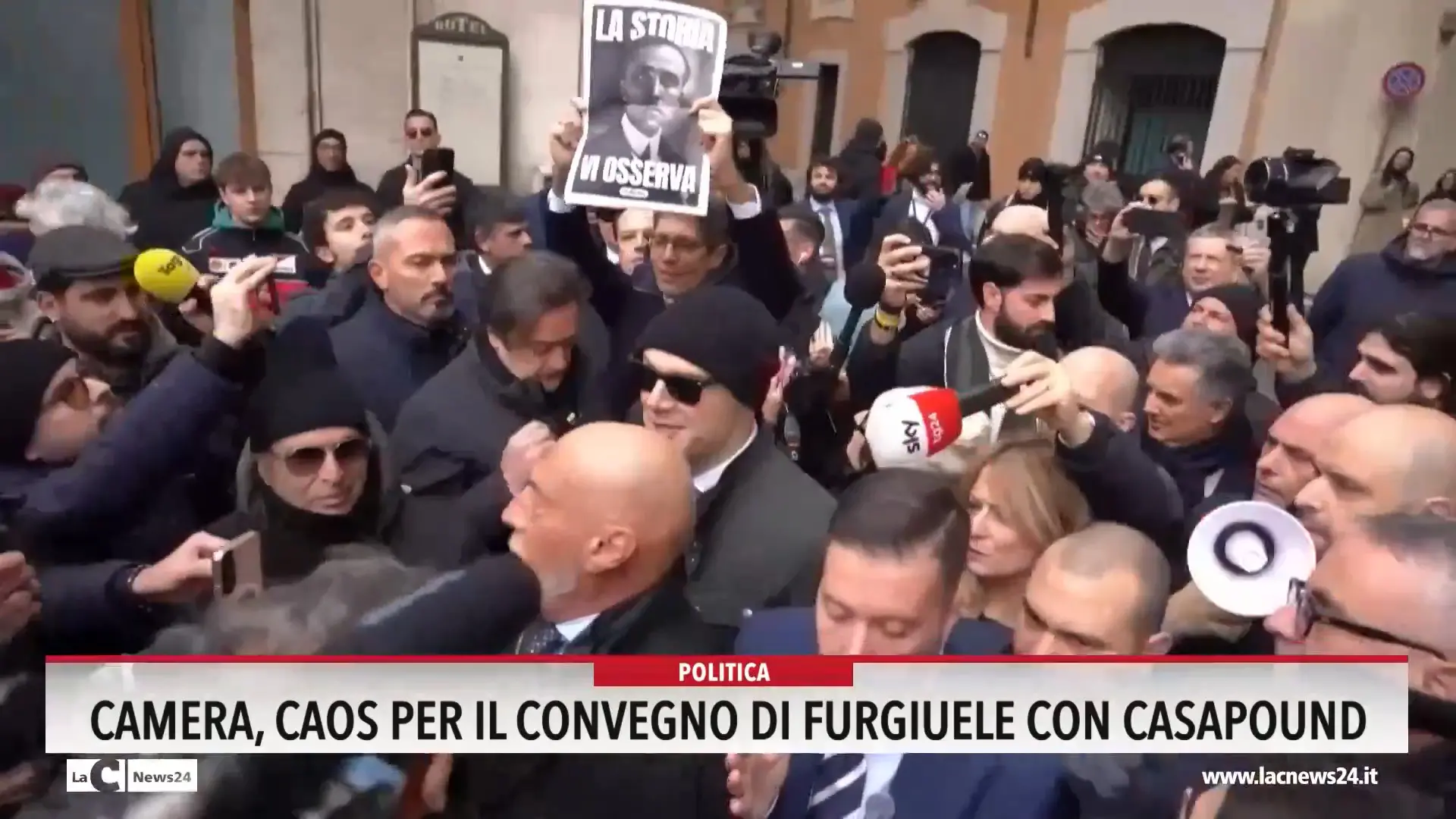 Camera, caos per il convegno di Furgiuele con Casapound
