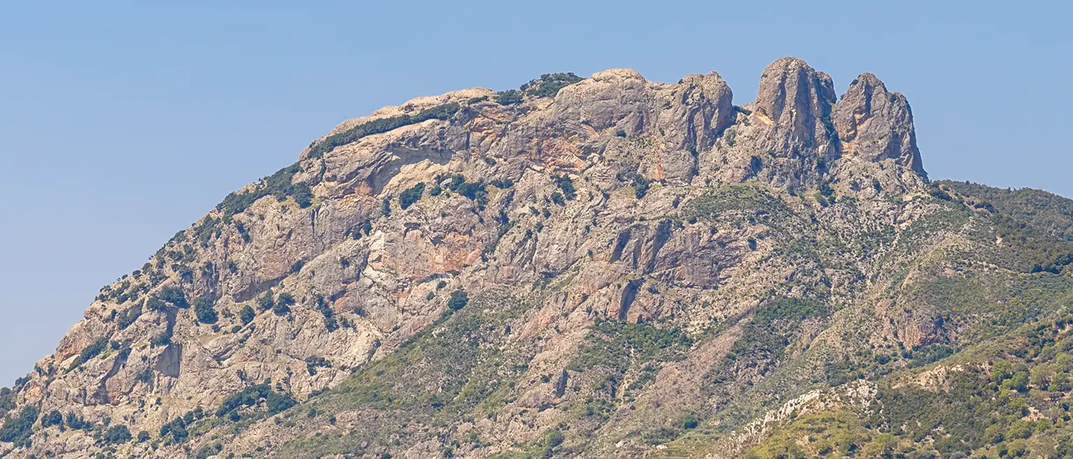 Escursione nel cuore dell’Aspromonte: alla scoperta del Monte Tre Pizzi e del borgo di Ciminà\n