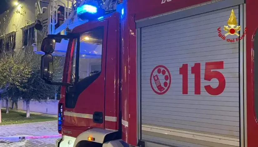 Crotone, esplode una bombola di gas: ferito un giovane,\u00A0nove famiglie evacuate\n