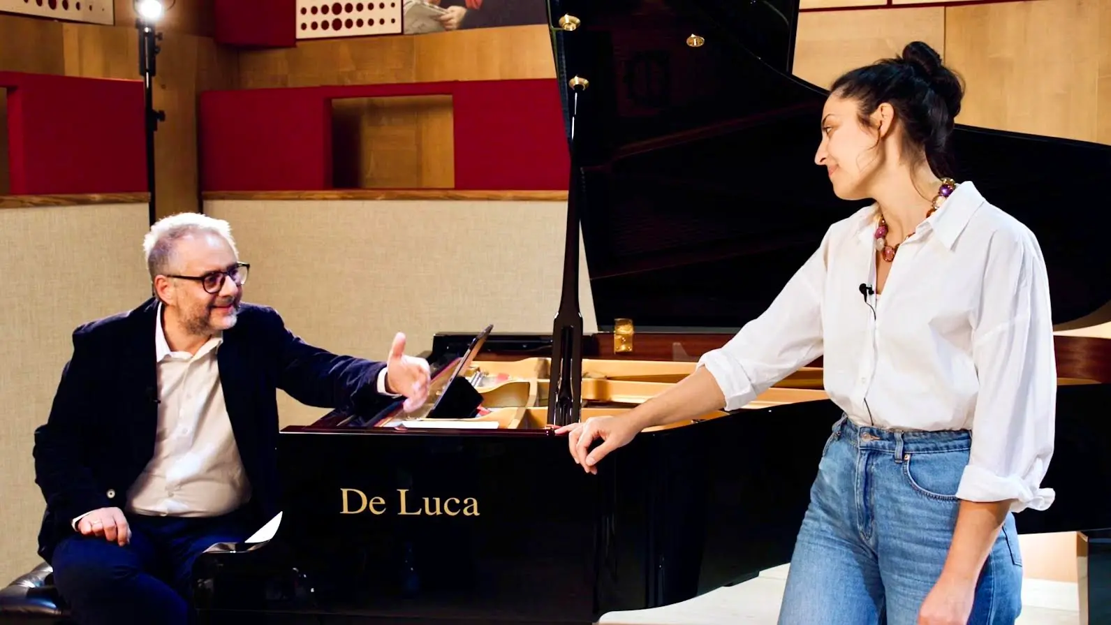 “Quattro quarti” su LaC Tv: quando la televisione diventa pensiero, musica e rito culturale contemporaneo