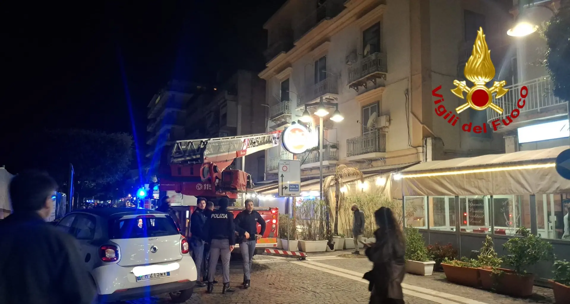Crotone, esplode una bombola di gas: ferito un giovane,\u00A0nove famiglie evacuate\n