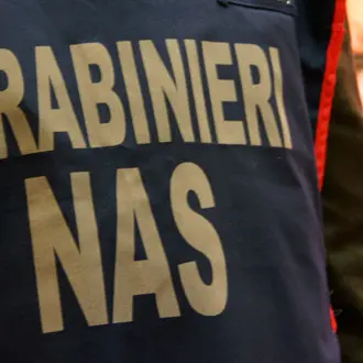 Carenze igieniche e nessuna tracciabilità: sequestrati oltre 280 chili di alimenti in un agriturismo di Cirò Marina\n