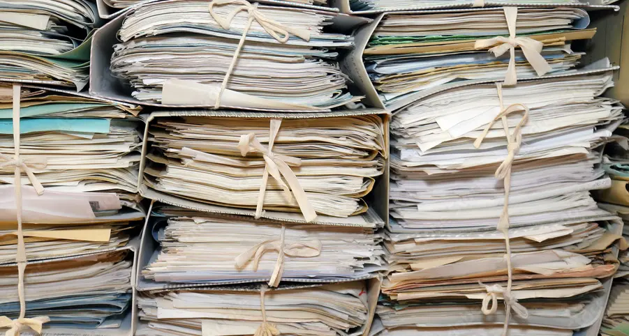 Burocrazia a rilento: per una concessione edilizia in Calabria servono 160 giorni, 3 anni per una disputa tra aziende