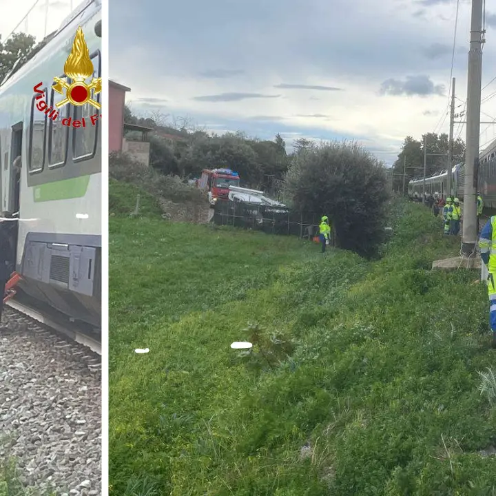Intercity diretto a Reggio bloccato in Calabria: vigili del fuoco al lavoro per evacuare i passeggeri