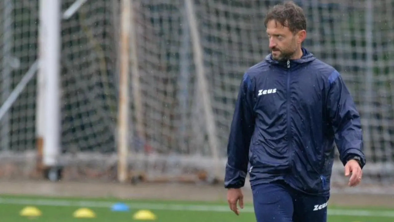 Promozione B, piove sul bagnato in casa Pizzo. Si dimette mister Brasile: «Non è facile lavorare subendo torti e mortificazioni. Esco con la schiena dritta»\n