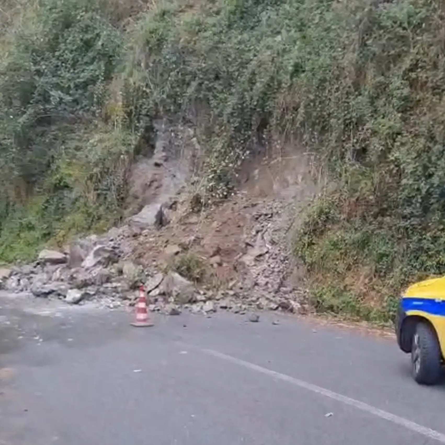 Gerocarne, senso unico alternato sulla Statale 182 in direzione Soverato a causa di una frana\n