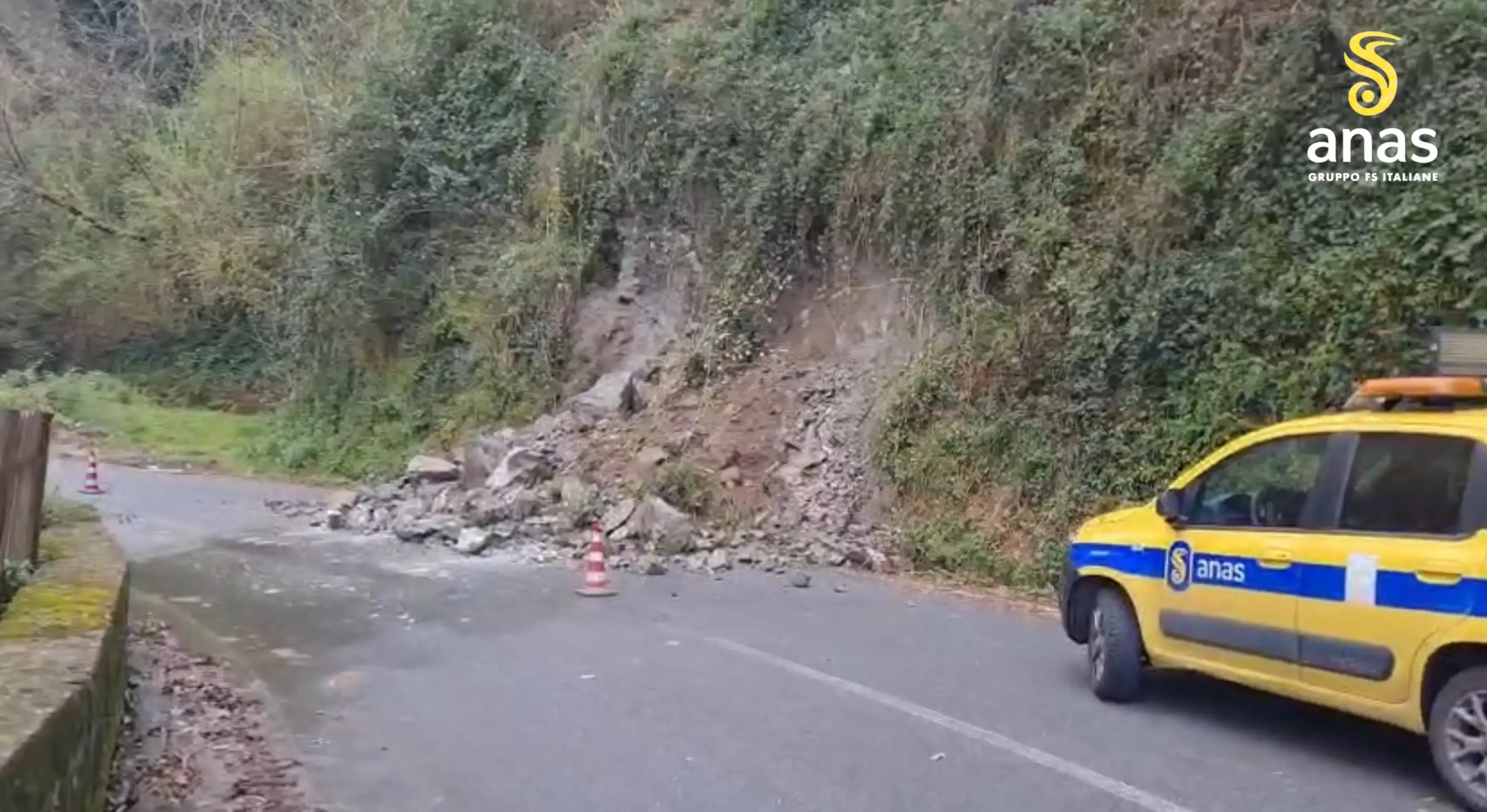 Gerocarne, senso unico alternato sulla Statale 182 in direzione Soverato a causa di una frana\n