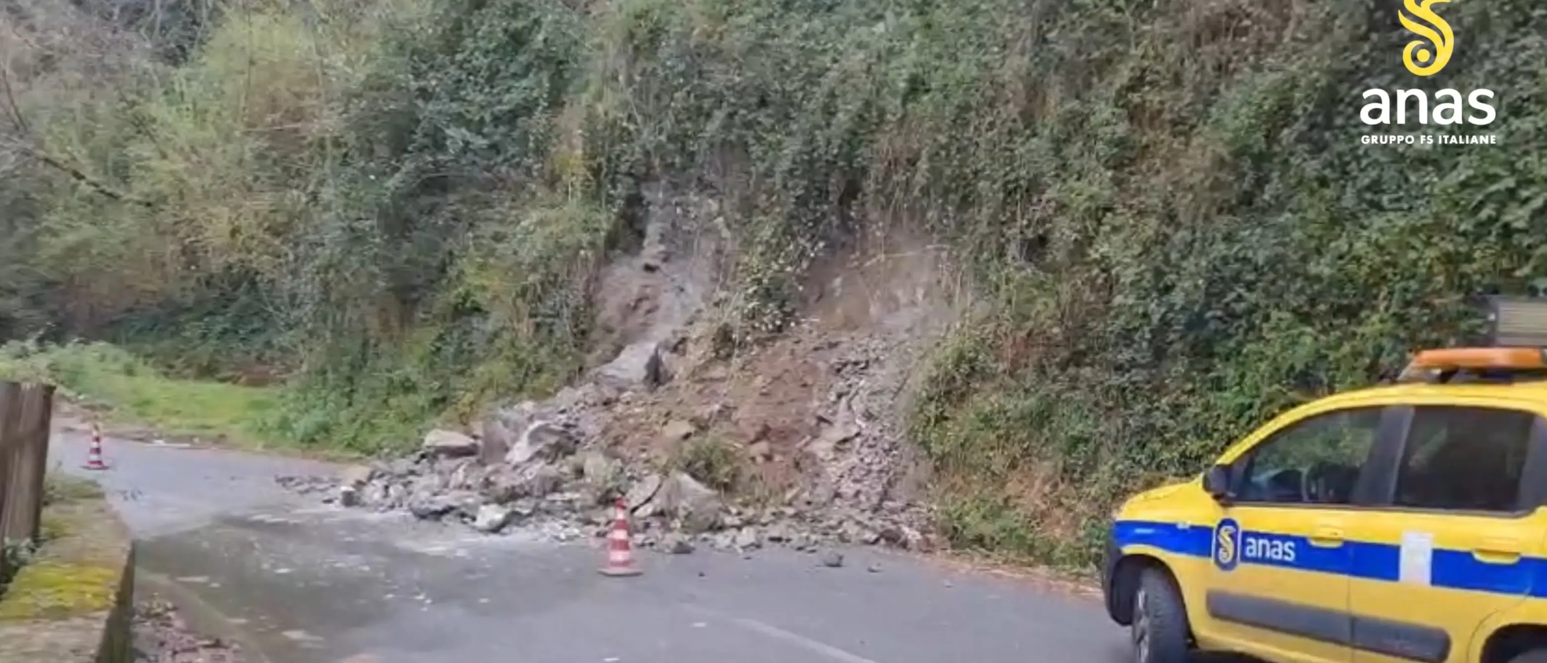 Gerocarne, senso unico alternato sulla Statale 182 in direzione Soverato a causa di una frana\n