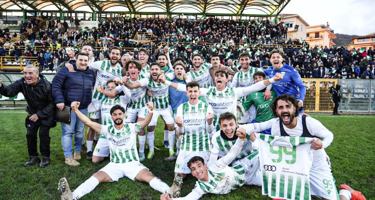 Vigor Lamezia, il derby è tuo: i biancoverdi battono 1-0 il Sambiase e fanno festa\n