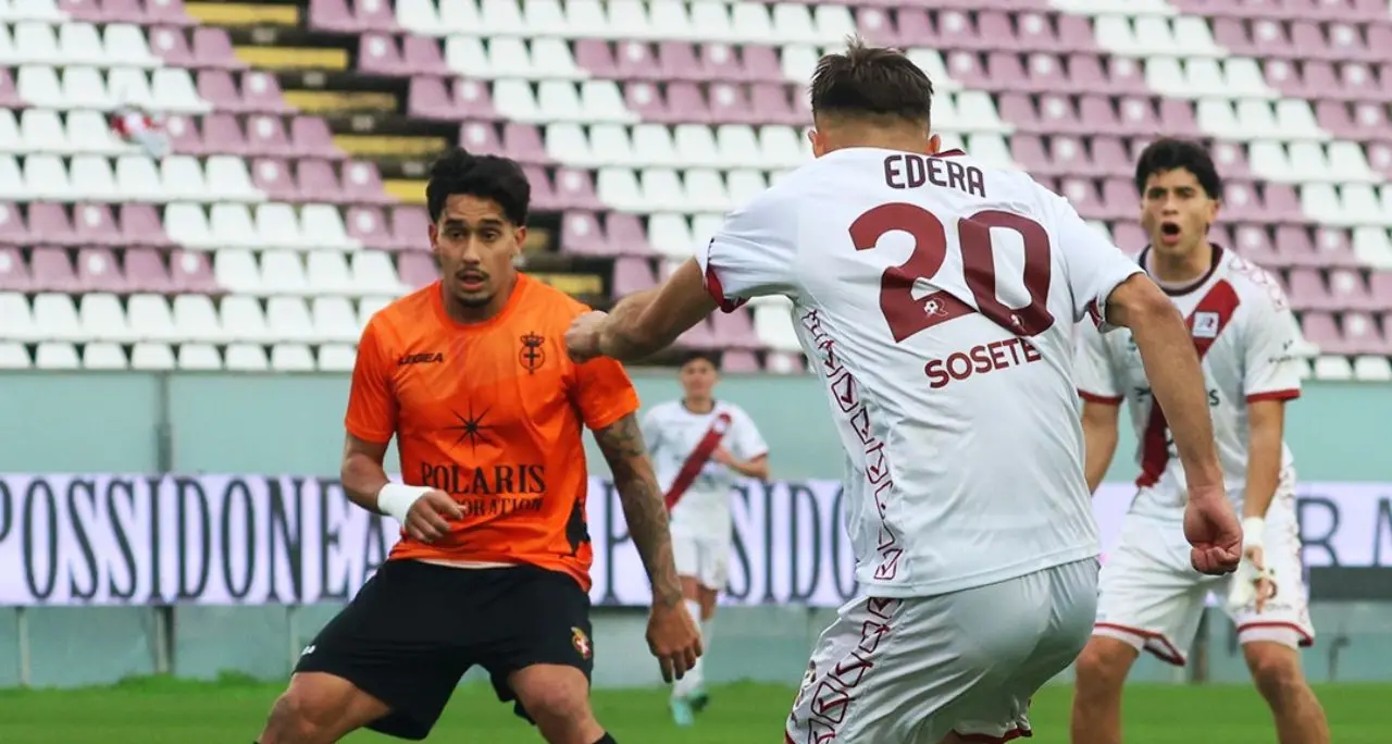 Serie D, la\u00A0Reggina impatta 1-1 contro il Savoia e rallenta la corsa alla vetta. Vigor Lamezia, un derby dopo quarant’anni\n