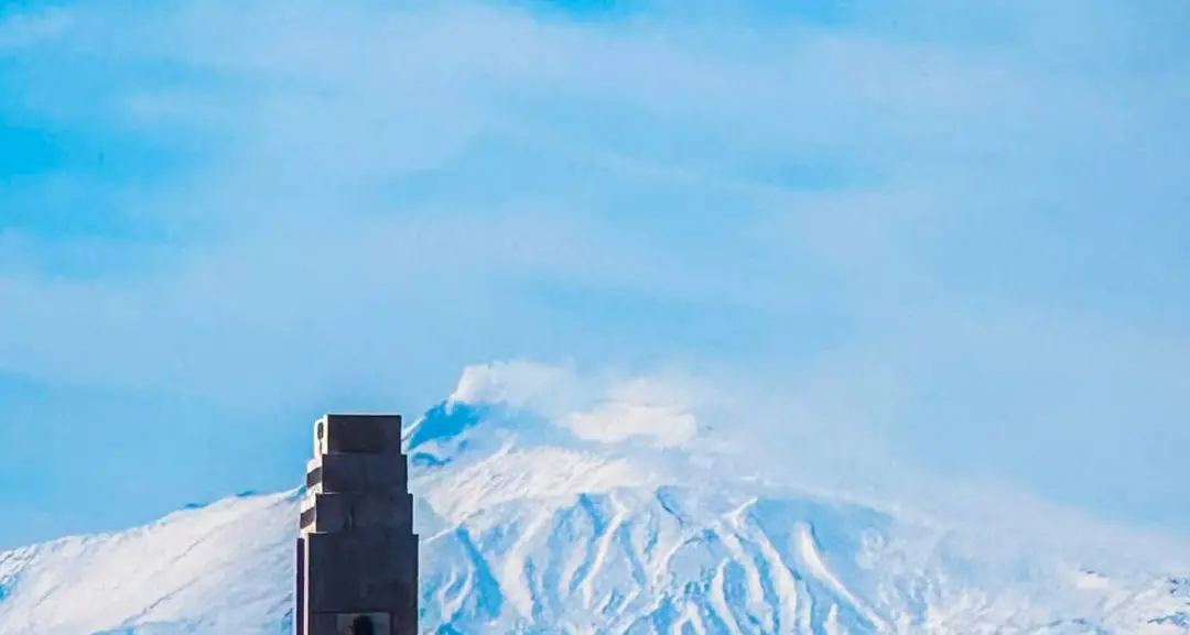 Dove l’anima riposa, tra Athena e l’Etna\n