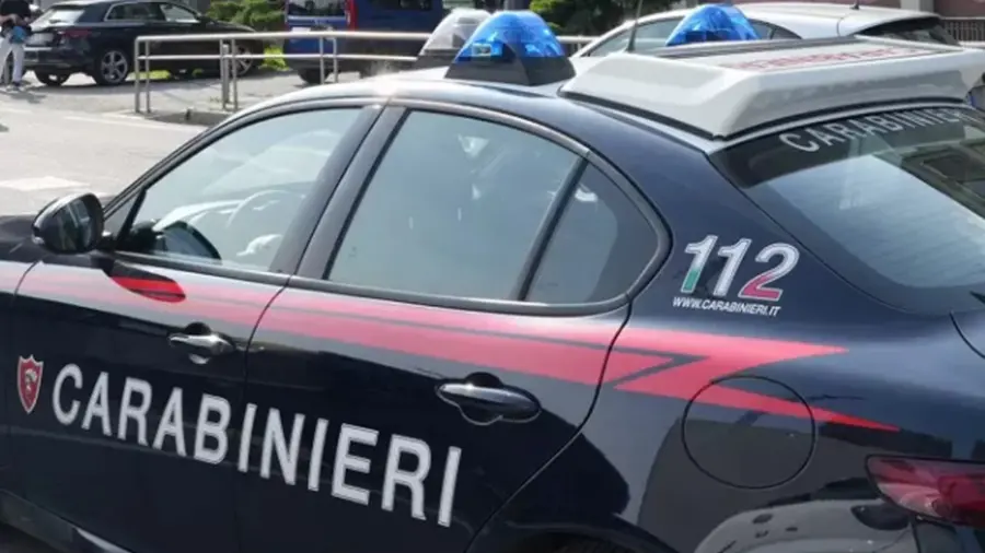 Giallo sul suicidio di un carabiniere a Lamezia, disposti accertamenti tecnici urgenti sui suoi cellulari\n