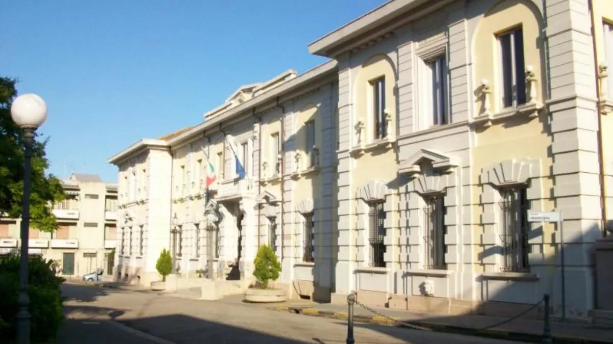 Crollo al teatro Manfroce di Palmi, il Comune:\u00A0«Struttura chiusa in via\u00A0precauzionale, avviate subito verifiche techiche»\n