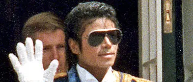«I bambini vogliono toccarmi e abbracciarmi»: audio shock di Michael Jackson riaprono il nodo più oscuro della sua storia\n