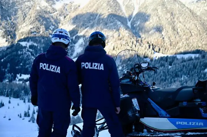 Per Milano-Cortina portatevi i calzini pesanti: agenti al gelo senza dotazioni adeguate, esplode la protesta della Polizia\u00A0\n