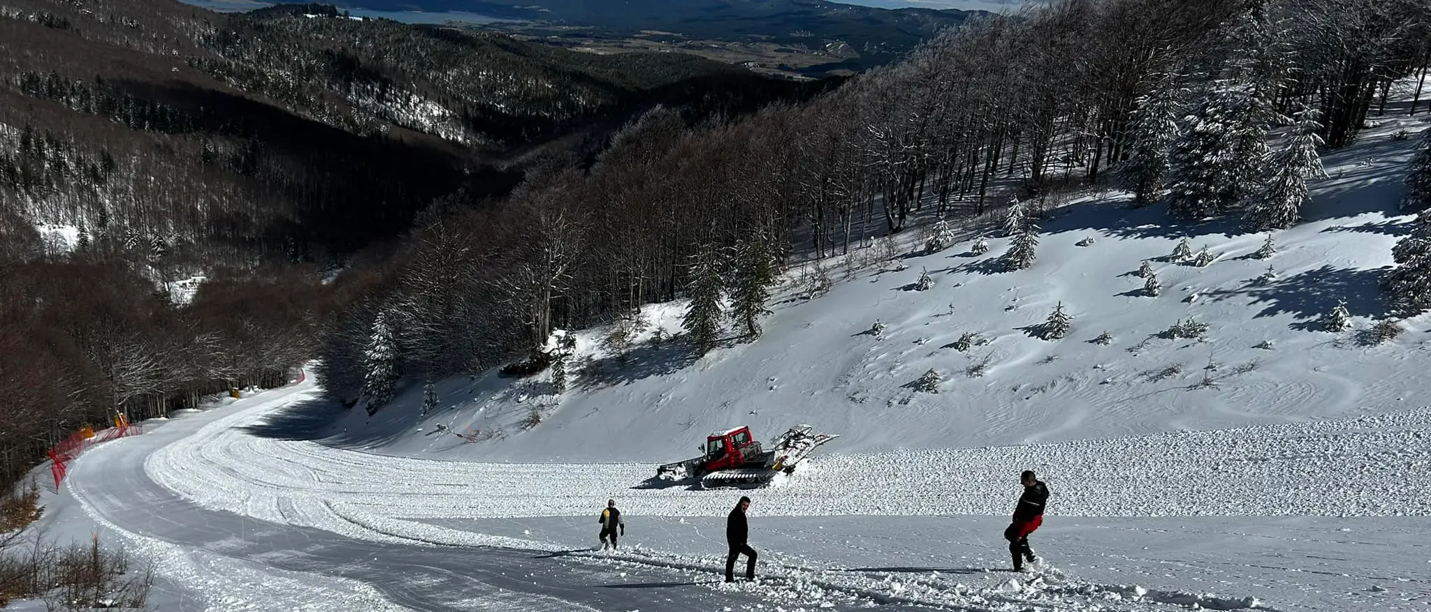 Lorica, condizioni aggiornate degli impianti da sci: piste aperte e servizi attivi