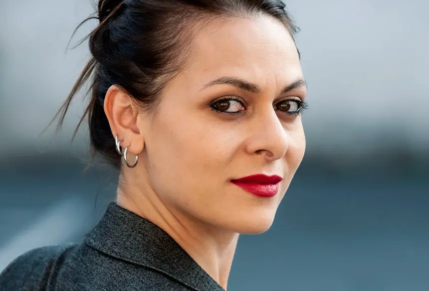 Filadelfia, all’auditorium tutto pronto per Rusina: una storia d’amore tra nonna e nipote per dare voce a chi si sente inadeguato\n