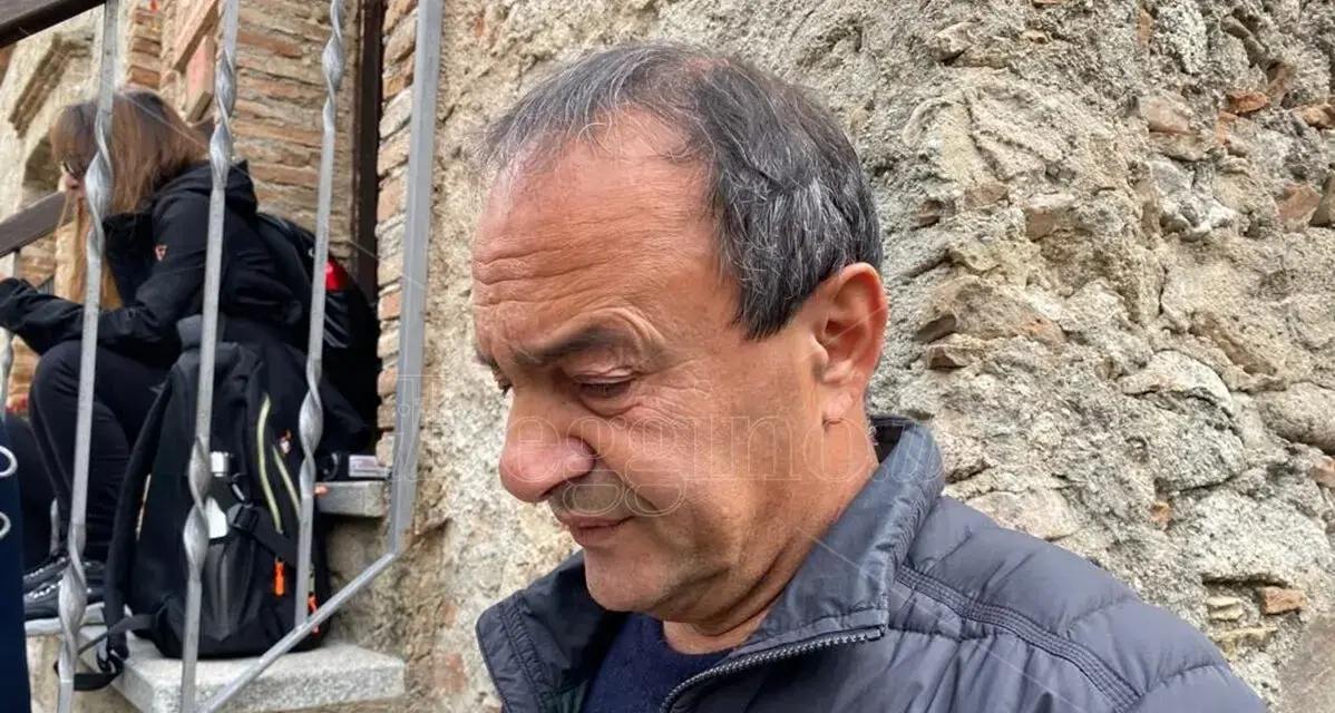 Riace, Lucano tra sospensione e Corte d'Appello: cresce l'attesa per il verdetto sulla decadenza\n