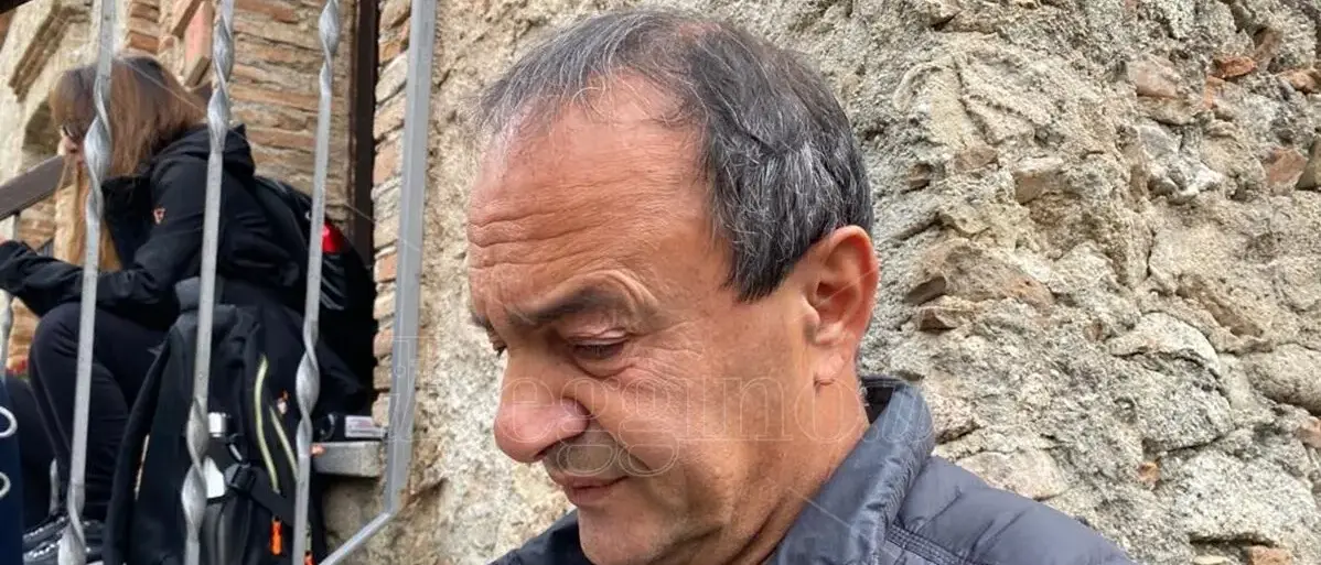 Riace, Lucano tra sospensione e Corte d'Appello: cresce l'attesa per il verdetto sulla decadenza\n