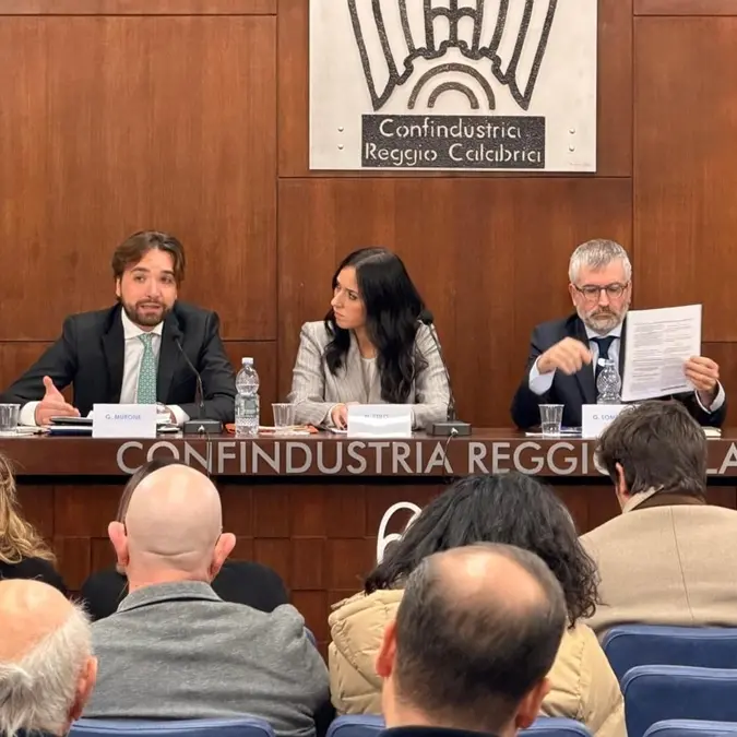 A Reggio l’Aiga mette a confronto sostenitori del Sì e del No\n