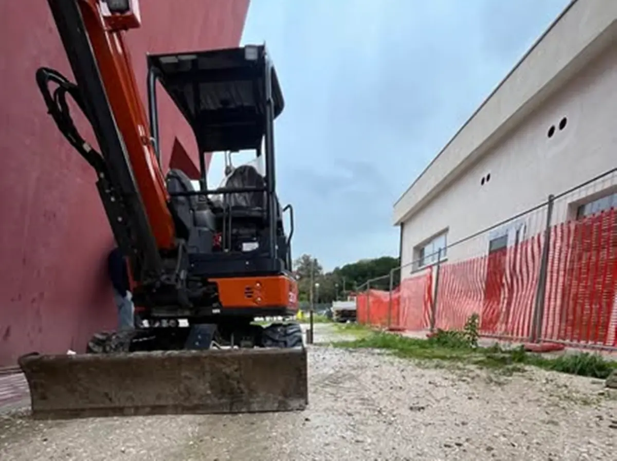 Plesso scolastico Don Minzoni di Gioiosa Ionica, avviati i lavori sulla viabilità interna\u00A0\n