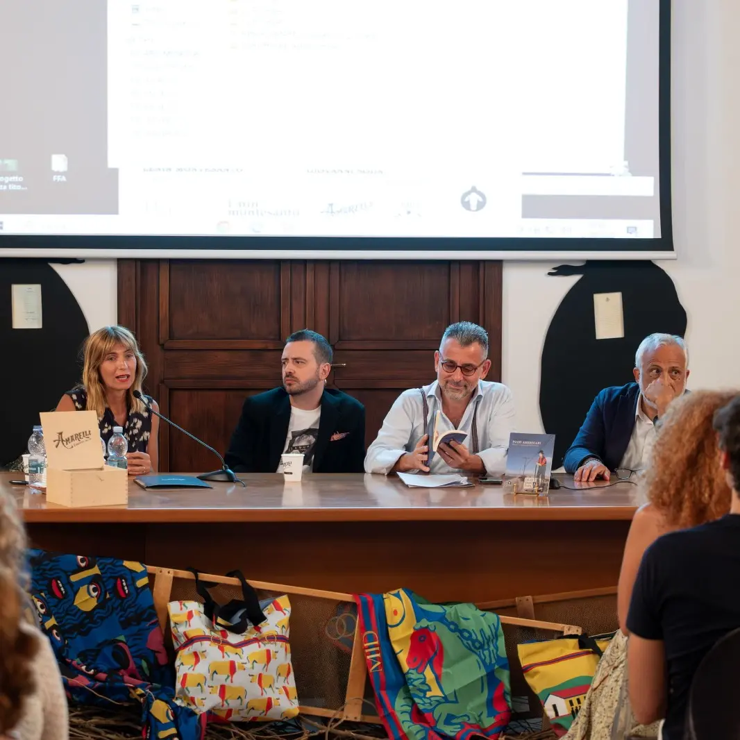 Riprendersi il futuro indossando la propria identità: Mid Pop Design sceglie Rotella e Versace per il 2026\n