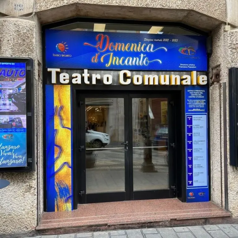 Al Teatro Comunale\u00A0il dialetto catanzarese torna protagonista con\u00A0“Nel segno di Gemelli – Secondo Atto”\n