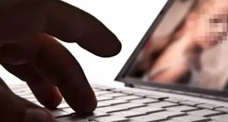 Orrore online,\u00A0anche in Calabria\u00A0“clienti” di abusi su minori in diretta: «Catalogo di bambini tra 6 e 14 anni sul dark web»\n