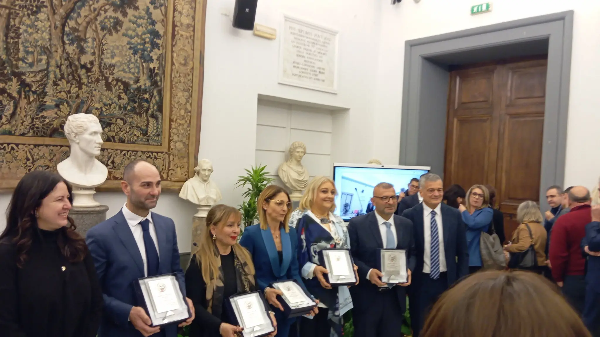 <p>I vincitori del Premio Calabria durante la cerimonia in Campidoglio a Roma</p>\\n