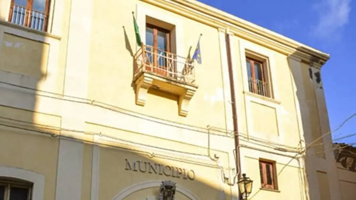 <p>Il Comune di Tropea</p>\\n