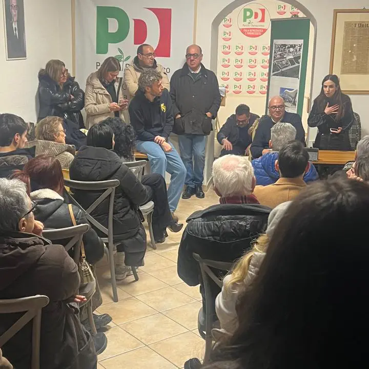 Il circolo del Pd “archivia” Franz Caruso: «Apriamo il forum\u00A0Cosenza 2050»\n