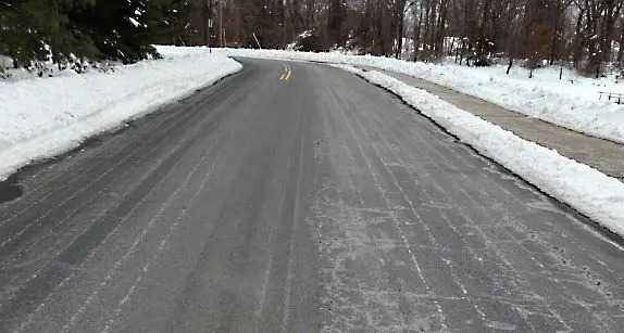 «Te la puoi fare a piedi», 17enne invitato a scendere dal bus. La madre:\u00A0«Aveva abbonamento e bancomat ma il sistema non li leggeva»\n