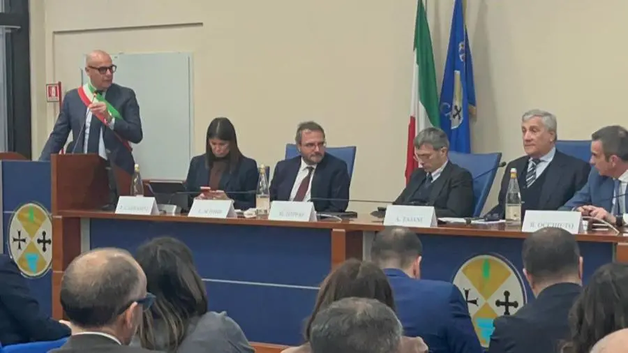 Tajani a Reggio, l'appello del sindaco di Melito Nastasi: «Senza tempi certi e ristori l’estate è a rischio e il lavoro qui può sparire»\n