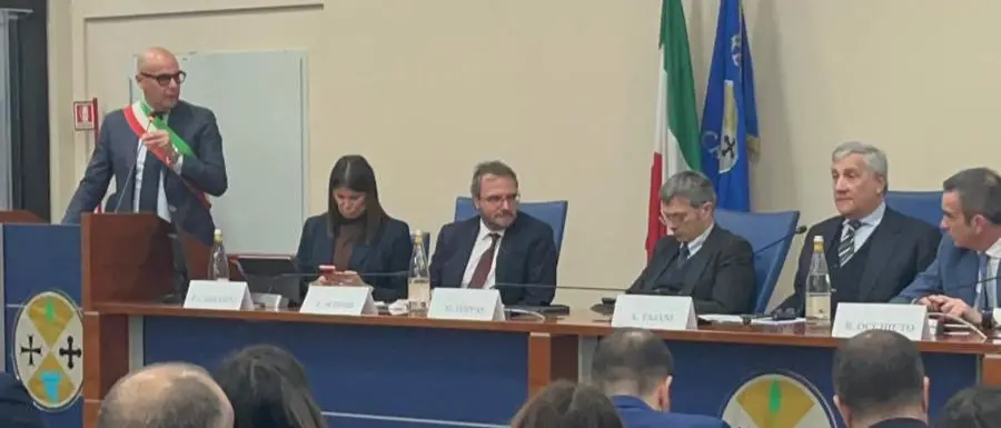 Tajani a Reggio, l'appello del sindaco di Melito Nastasi: «Senza tempi certi e ristori l’estate è a rischio e il lavoro qui può sparire»\n