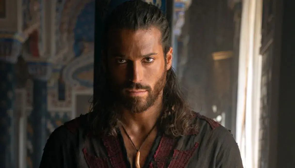 Can Yaman a Sanremo 2026: da Sandokan (girato in Calabria) all’Ariston per l’apertura del Festival\n