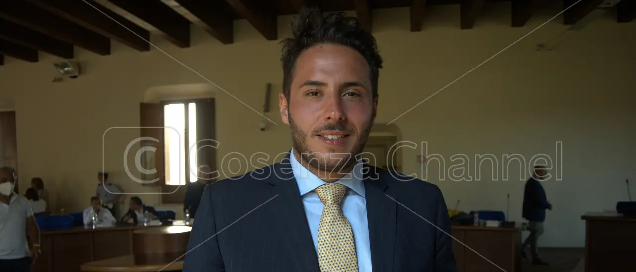 Acri, Feraudo attacca\u00A0Capalbo: «Il Sindaco evita le risposte su affidamenti sospetti»\n